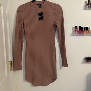Forever 21 Mock Neck mini body con dress